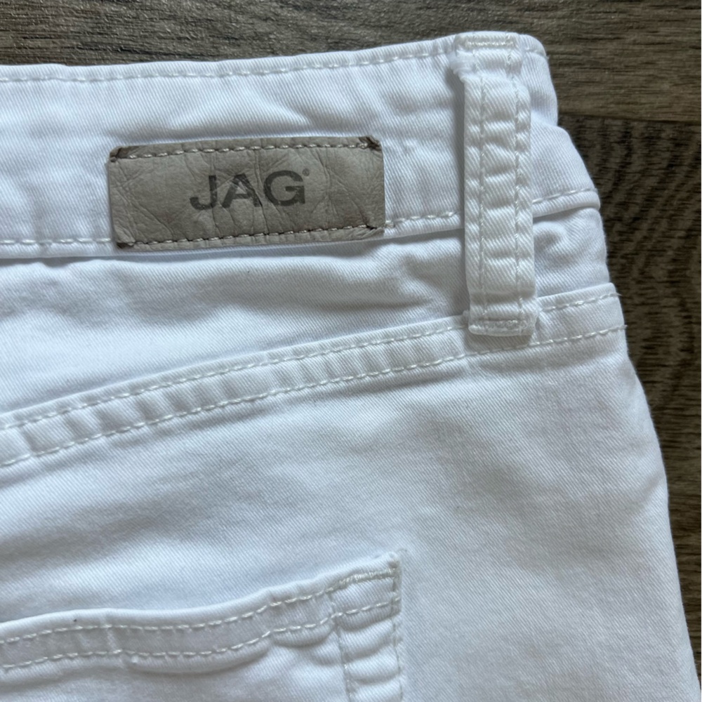 Jag Jeans White Boyfriend Shorts 6" Inseam Women's size 10 /Women's size 30 - Picture 3 of 8